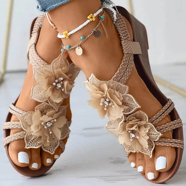 LP | Sandali con zeppa e decorazioni floreali