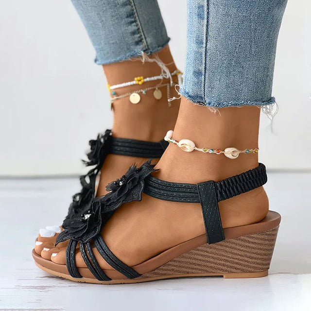 LP | Sandali con zeppa e decorazioni floreali