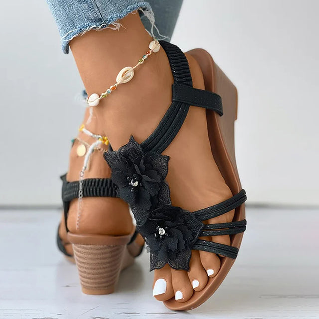 LP | Sandali con zeppa e decorazioni floreali