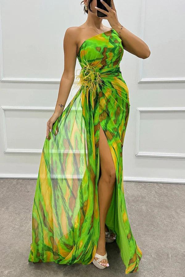 LP | Amazing Views Stampa acquerello Dettaglio rosa piuma Off Shoulder Maxi abito con spacco a pieghe