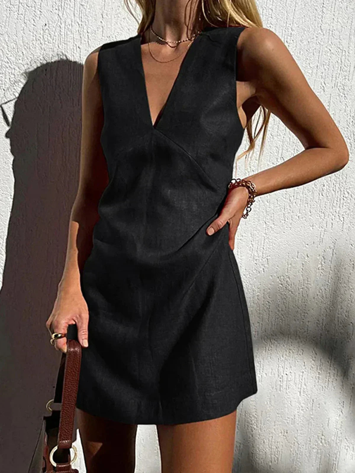 LP | Abito corto con scollo a V