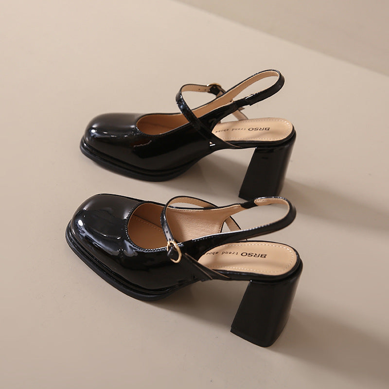 LP | Scarpe con tacco grosso e cinturino regolabile