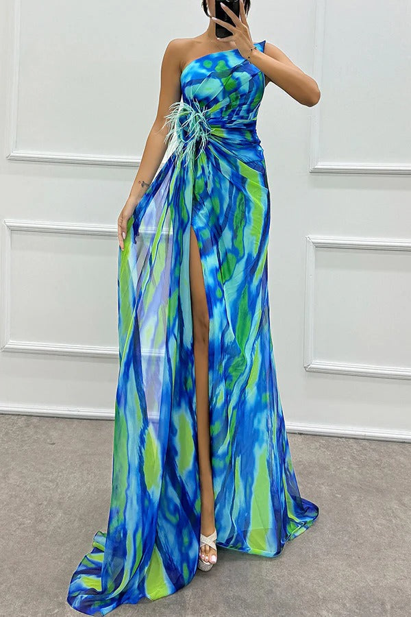 LP | Amazing Views Stampa acquerello Dettaglio rosa piuma Off Shoulder Maxi abito con spacco a pieghe