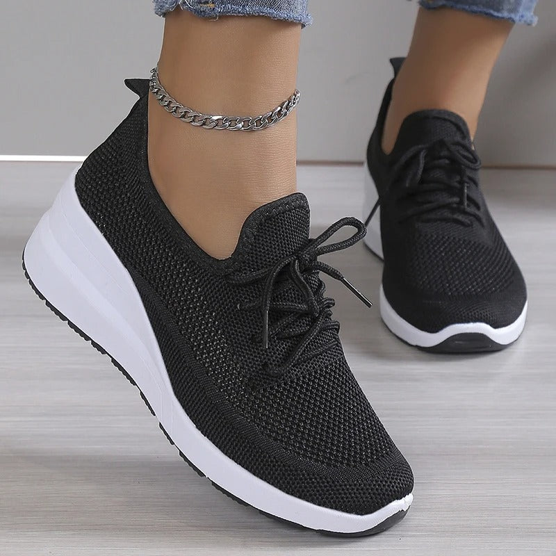 LP | Sneaker in maglia con chiusura in pizzo