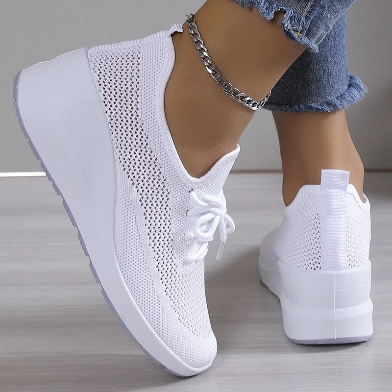 LP | Sneaker in maglia con chiusura in pizzo