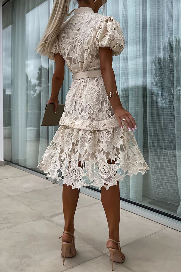 LP | Assolutamente elegante il vestito floreale in pizzo all'uncinetto con maniche a sbuffo e camicia con cintura
