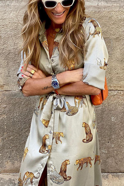 LP | Maxi abito a camicia in raso con stampa tigre, ora di tendenza