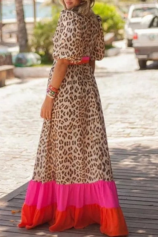 LP | Maxi abito rosa chiaro con scollo a V e stampa leopardata colorblock