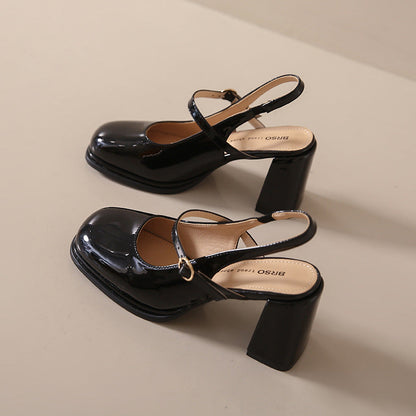 LP | Scarpe con tacco grosso e cinturino regolabile