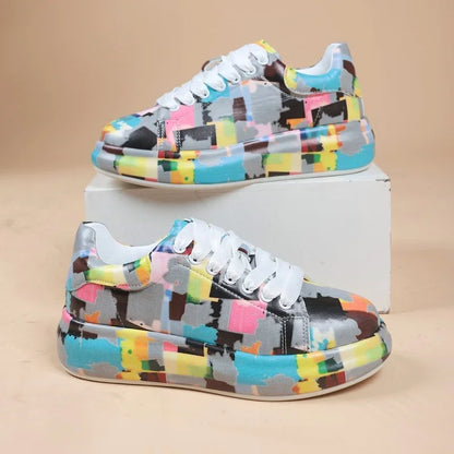 LP | Scarpe da ginnastica vivaci in stile graffiti