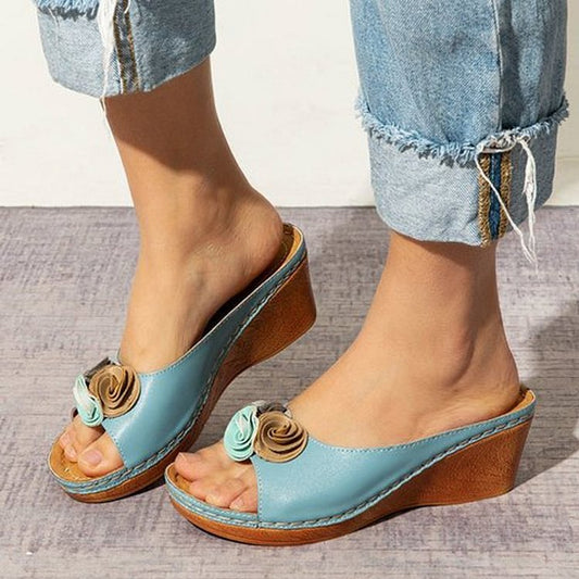 LP | | Comodi sandali floreali in pelle